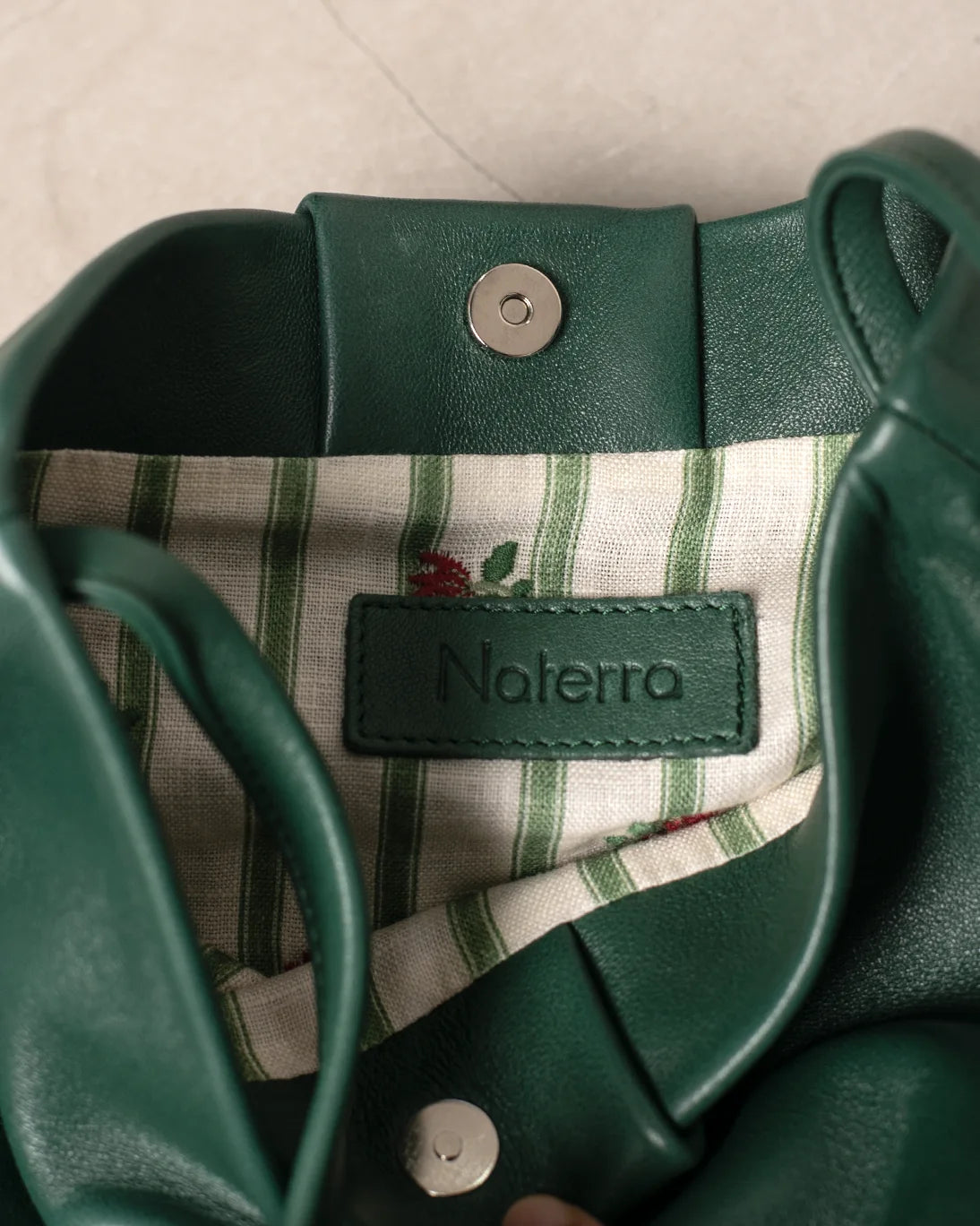 BOLSO DE PIEL AIKO VERDE