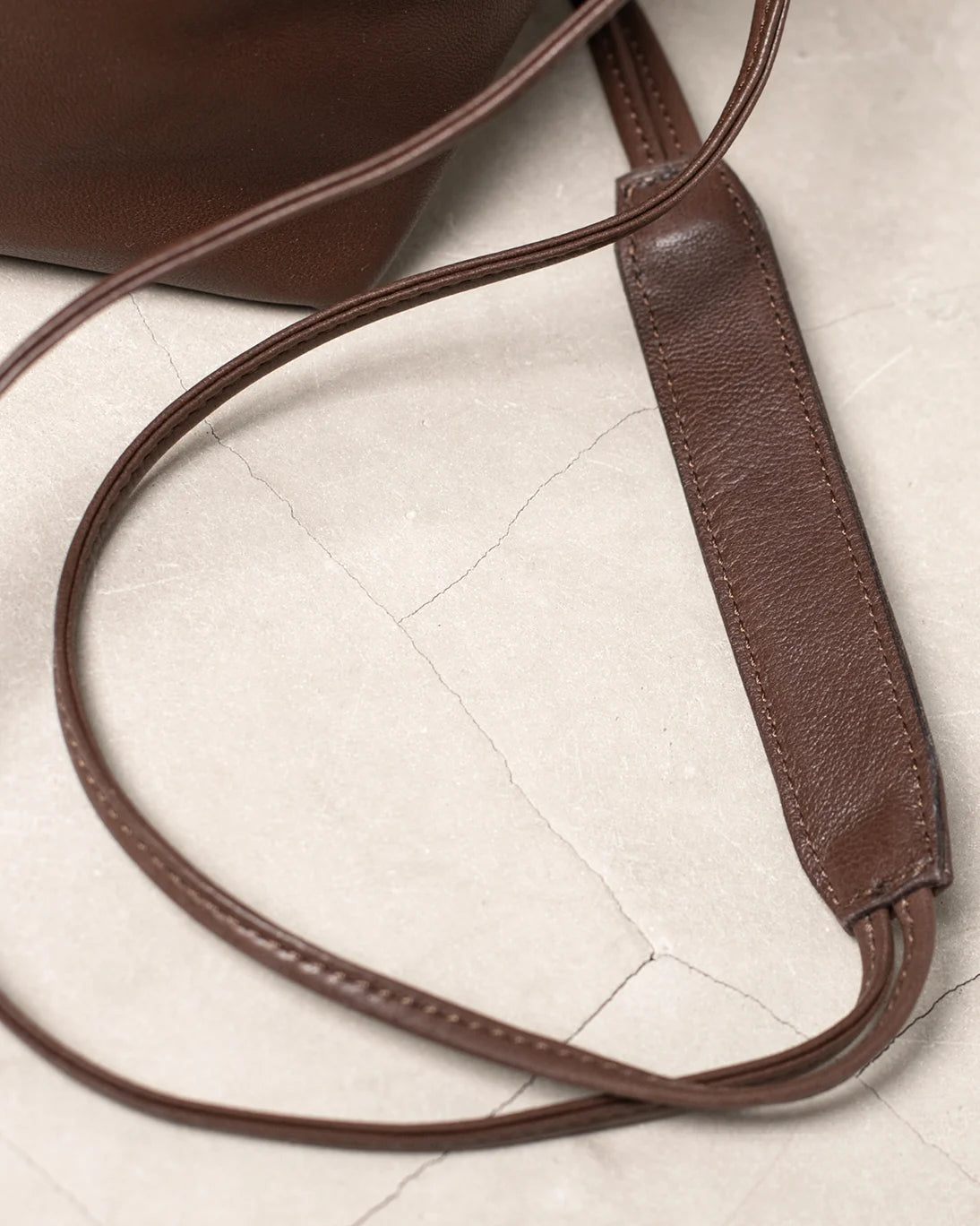 BOLSO DE PIEL HUDA CHOCOLATE