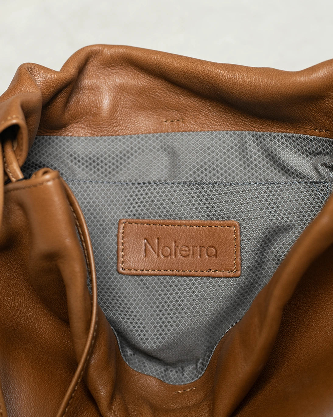 BOLSO DE PIEL HUDA BEIGE