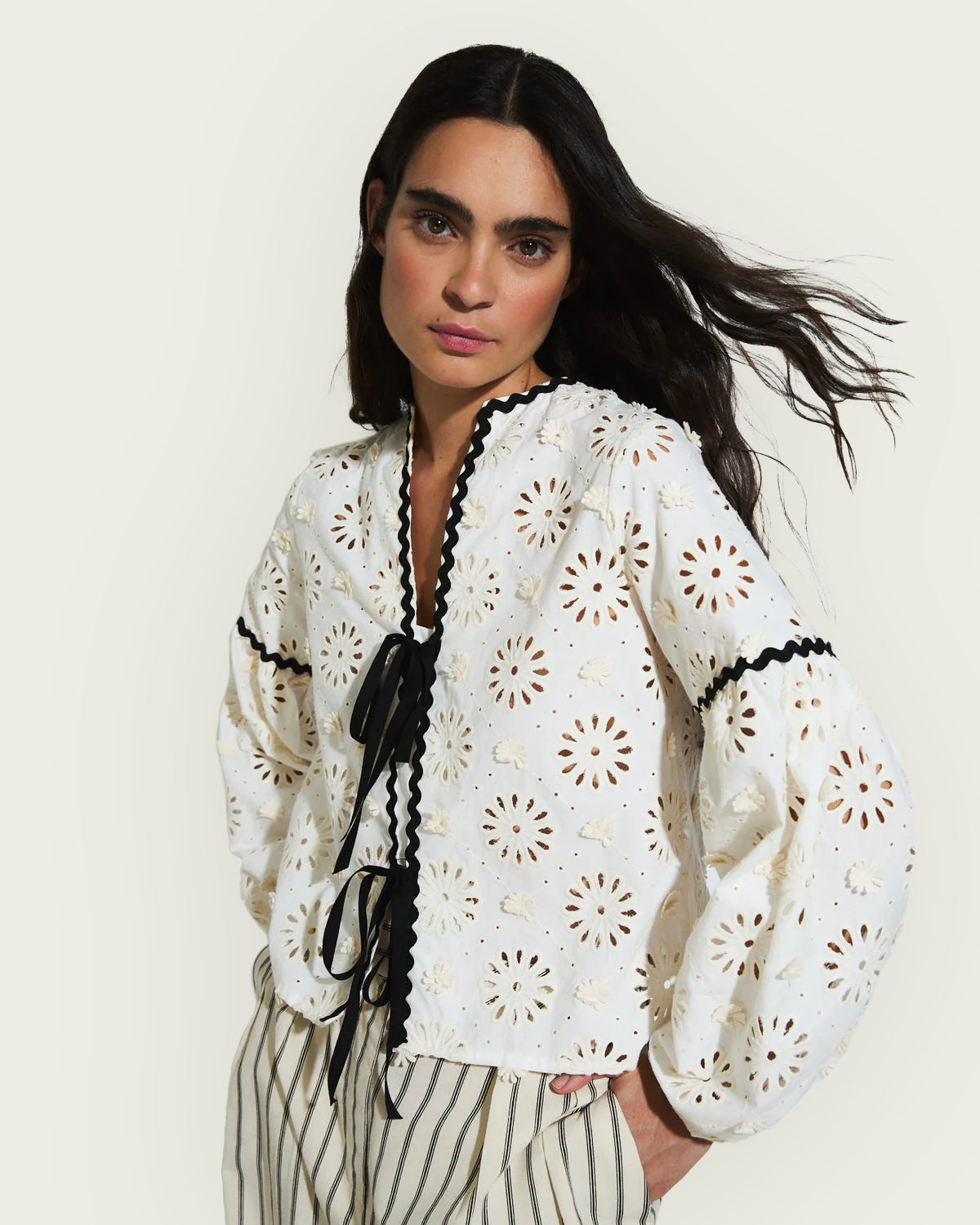 BLUSA CRISTINA TROQUELADA