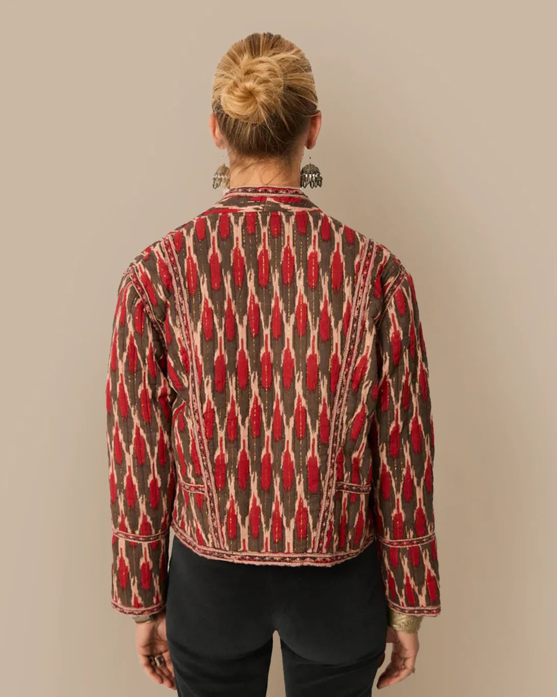 JACKET WILL BECOME