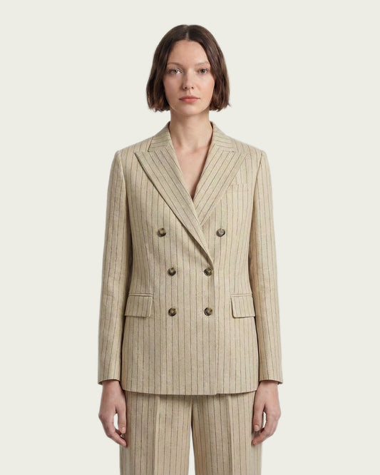 Blazer cruzada raya estilo diplomática de Circolo.