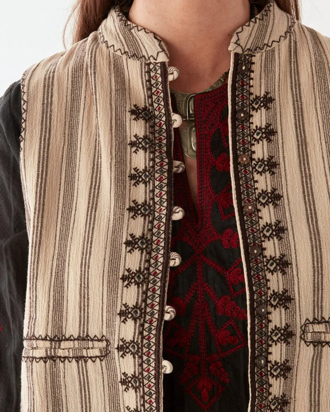 DALIA VEST