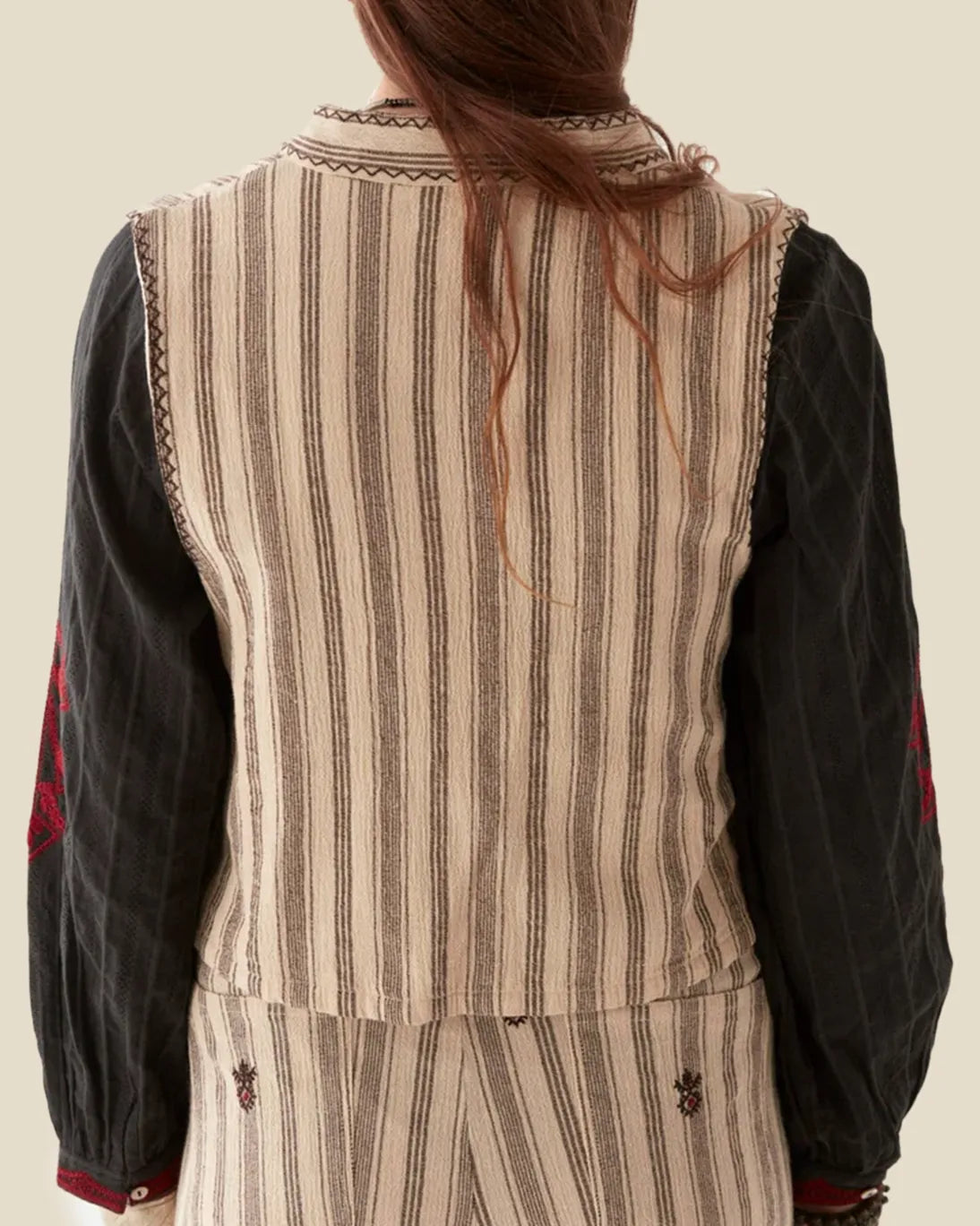 DALIA VEST
