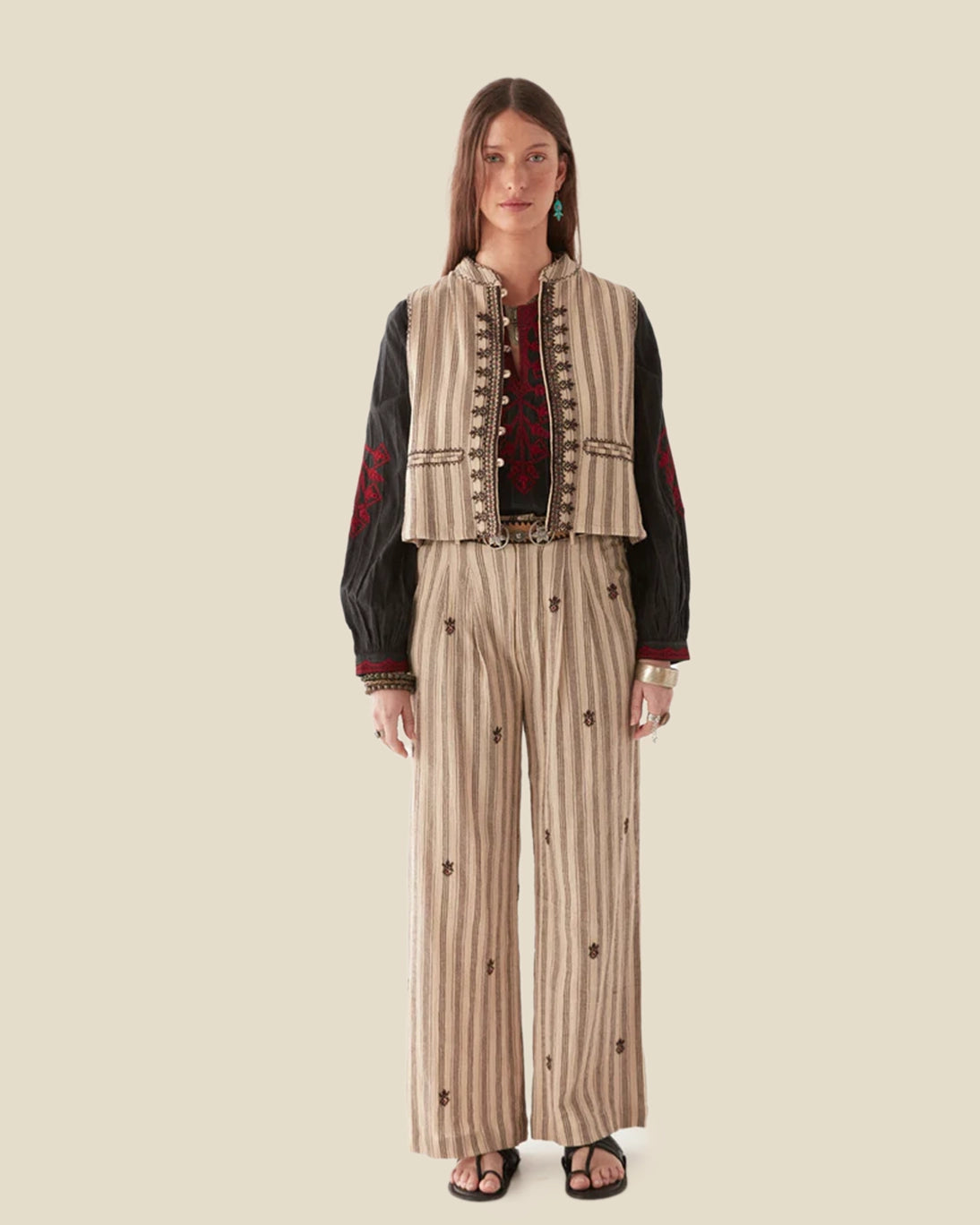 DALIA VEST