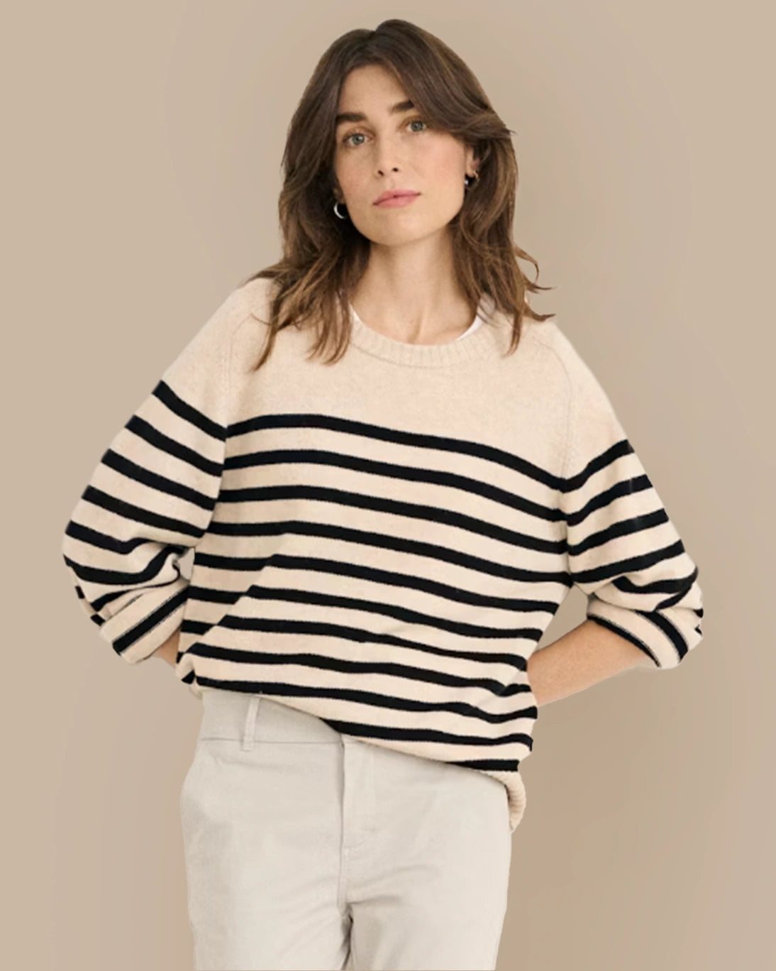 Jersey Niaka. El cuello es tipo caja y el corte es holgado, ideal para ir cómoda y utilizarlo en el día a día.