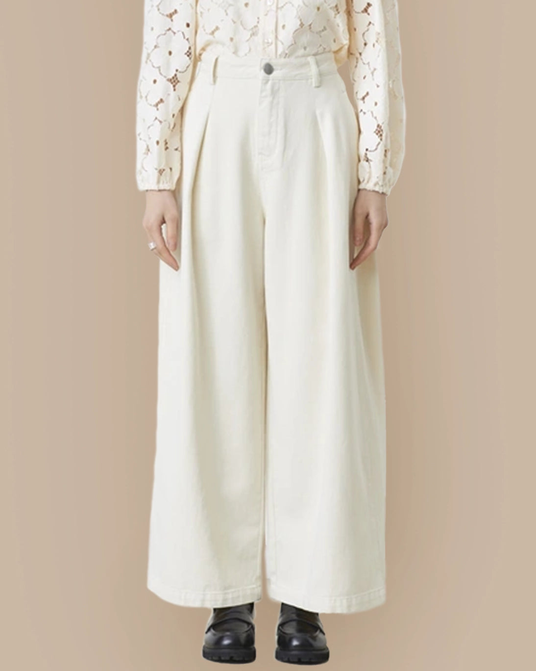 Pantalón Rim blanco hueso de la marca Suncoo.