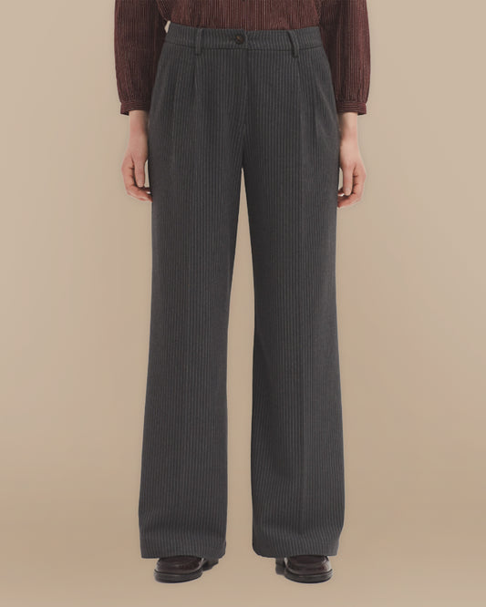 PANTALÓN RAYA DIPLMÁTICA GRIS