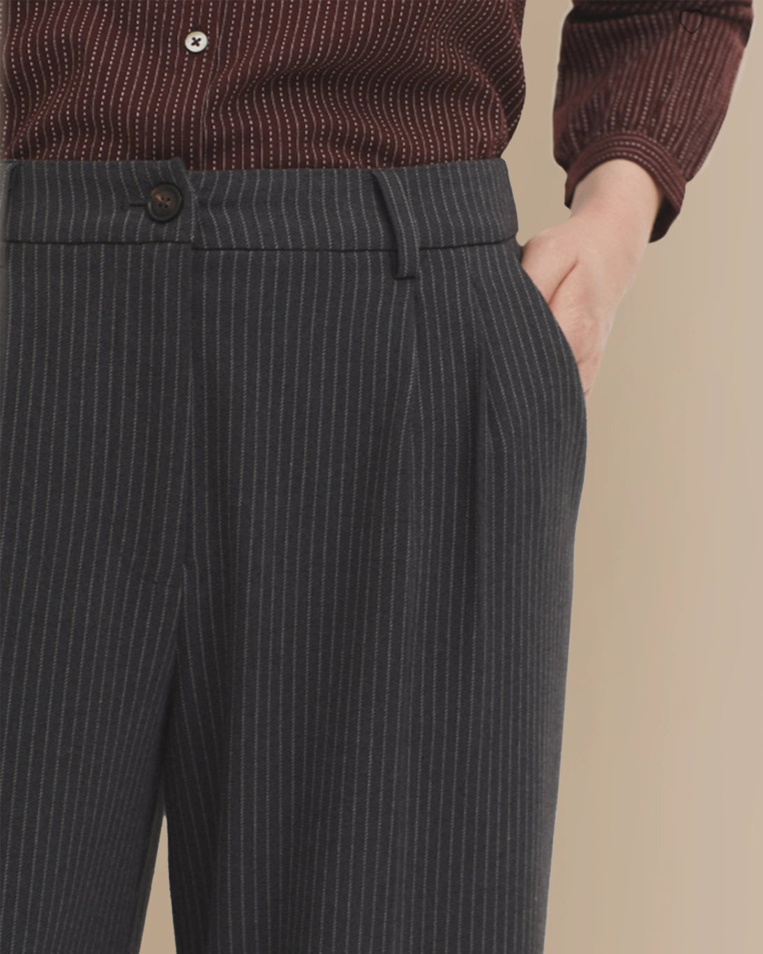 PANTALÓN RAYA DIPLMÁTICA GRIS