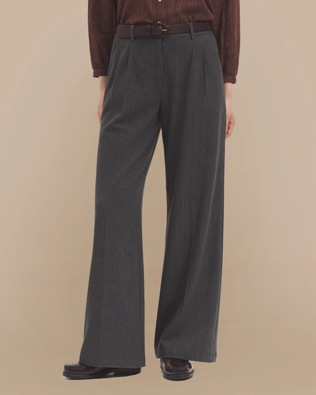 PANTALÓN RAYA DIPLMÁTICA GRIS