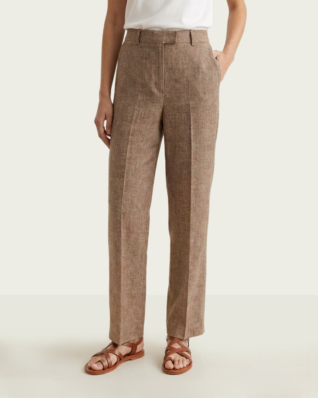 Pantalón tipo masculino confeccionado en tejido de espiga de Circolo