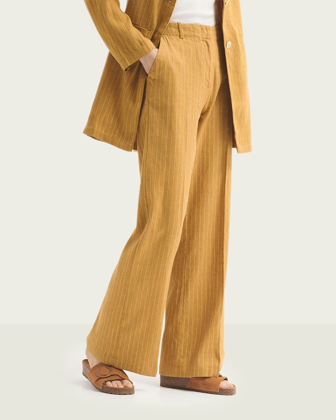 PANTALONES AMARILLOS