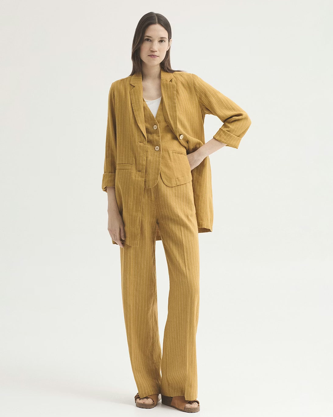 PANTALONES AMARILLOS