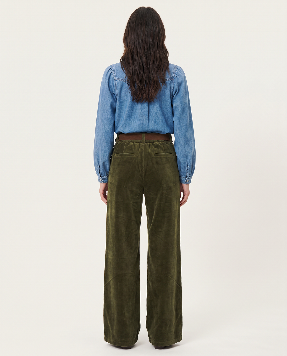 PANTALON PINZAS MICROPANA VERDE