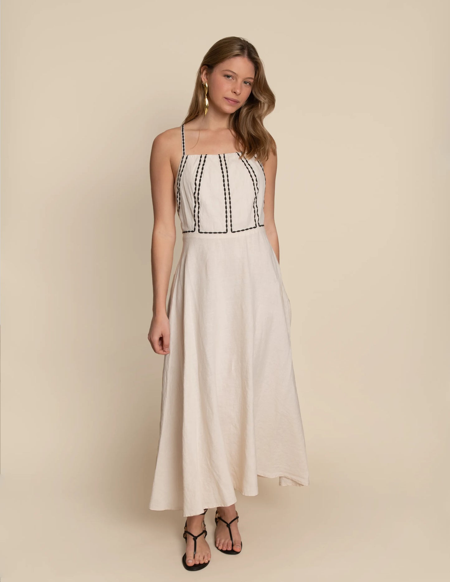 VESTIDO DE TIRANTES
