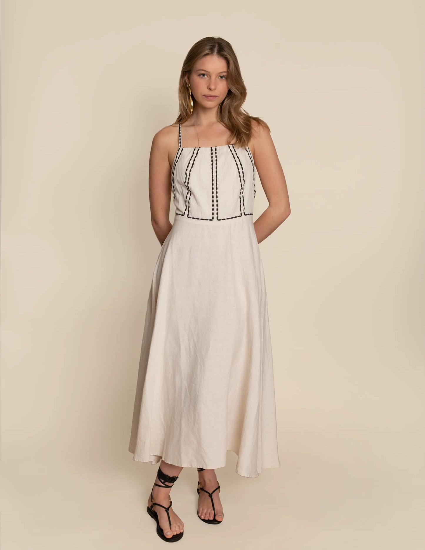 VESTIDO DE TIRANTES