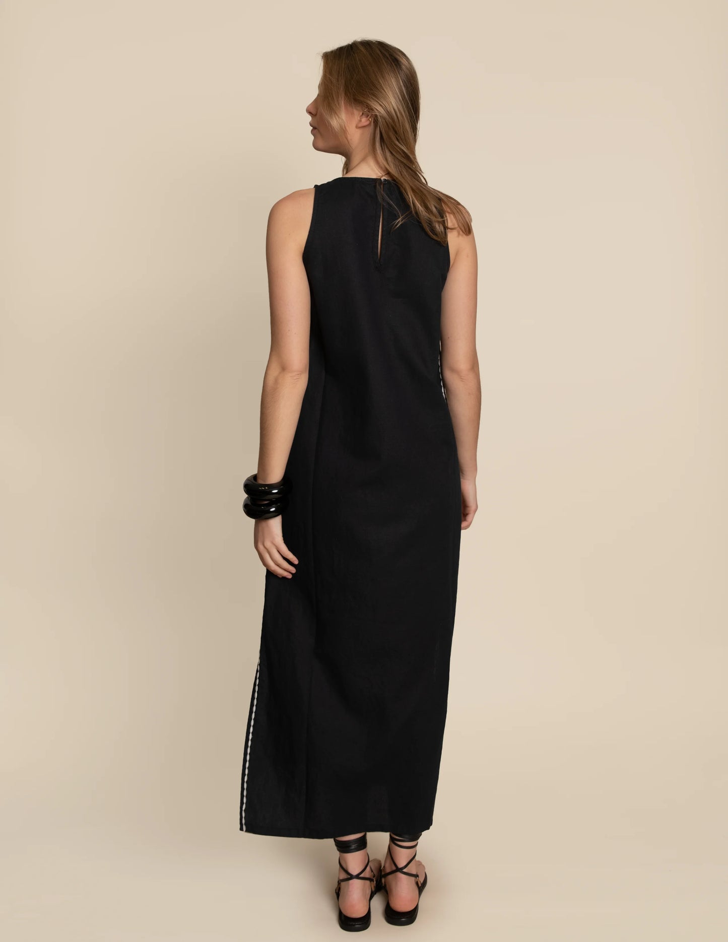 VESTIDO RECTO NEGRO