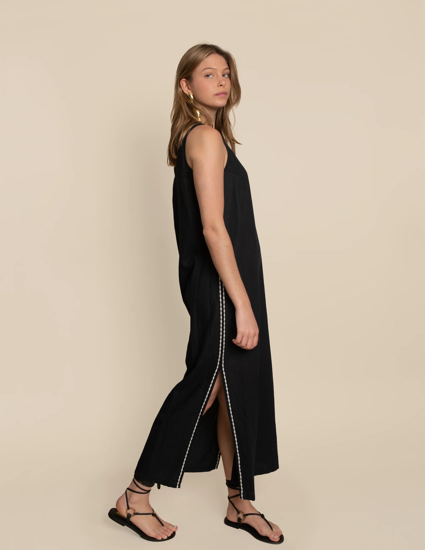 VESTIDO RECTO NEGRO