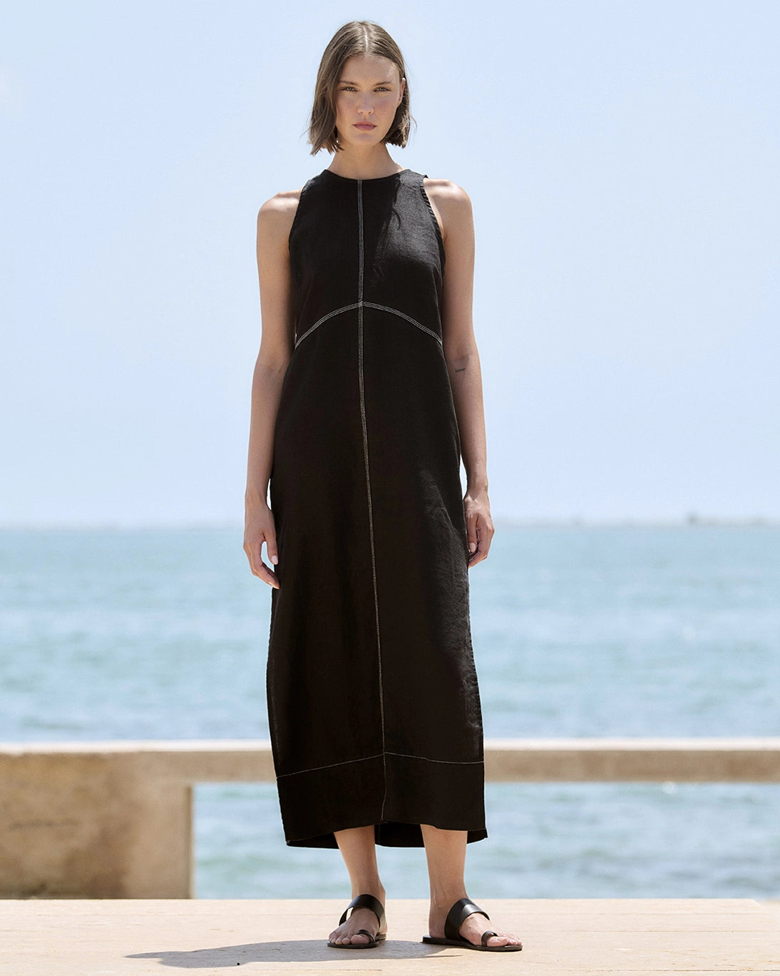 VESTIDO NEGRO PESPUNTES