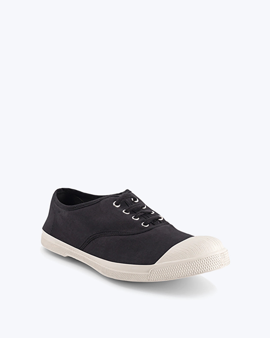 Zapatillas negras de la marca Bensimón