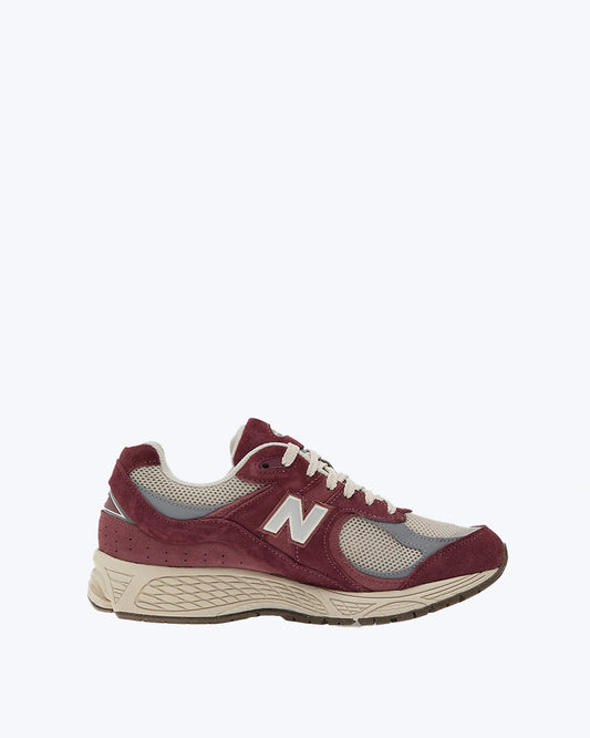 Zapatilla de ante color burdeos de New Balance