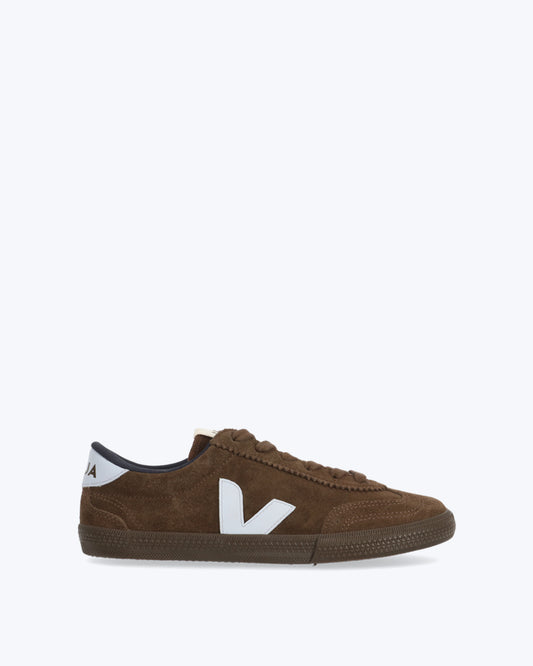 Zapatilla Volley Suedeen marrón chocolate de la marca Veja