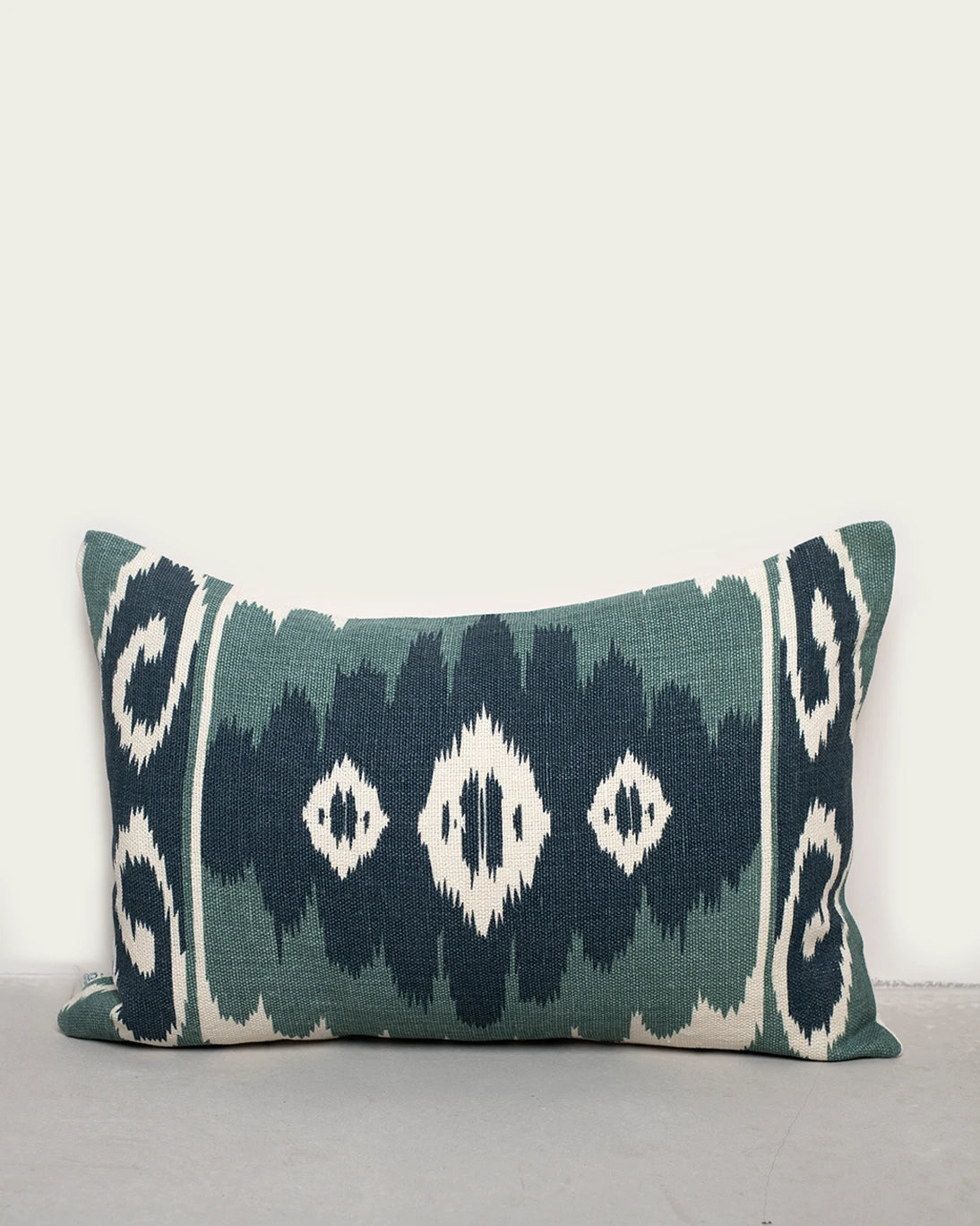 ALMOHADÓN IKAT LAYA VERDE 40X60CM