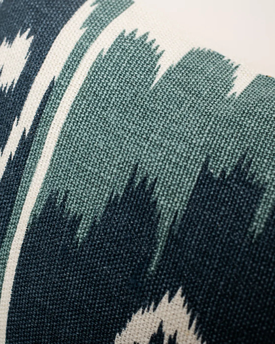 ALMOHADÓN IKAT LAYA VERDE 40X60CM