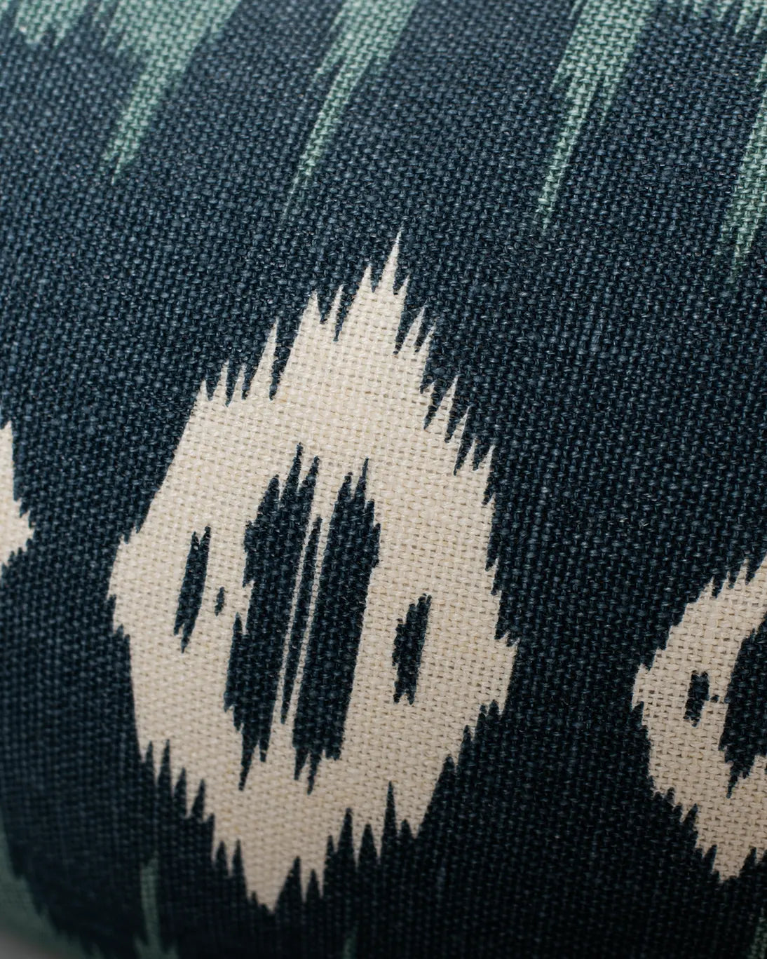 ALMOHADÓN IKAT LAYA VERDE 40X60CM