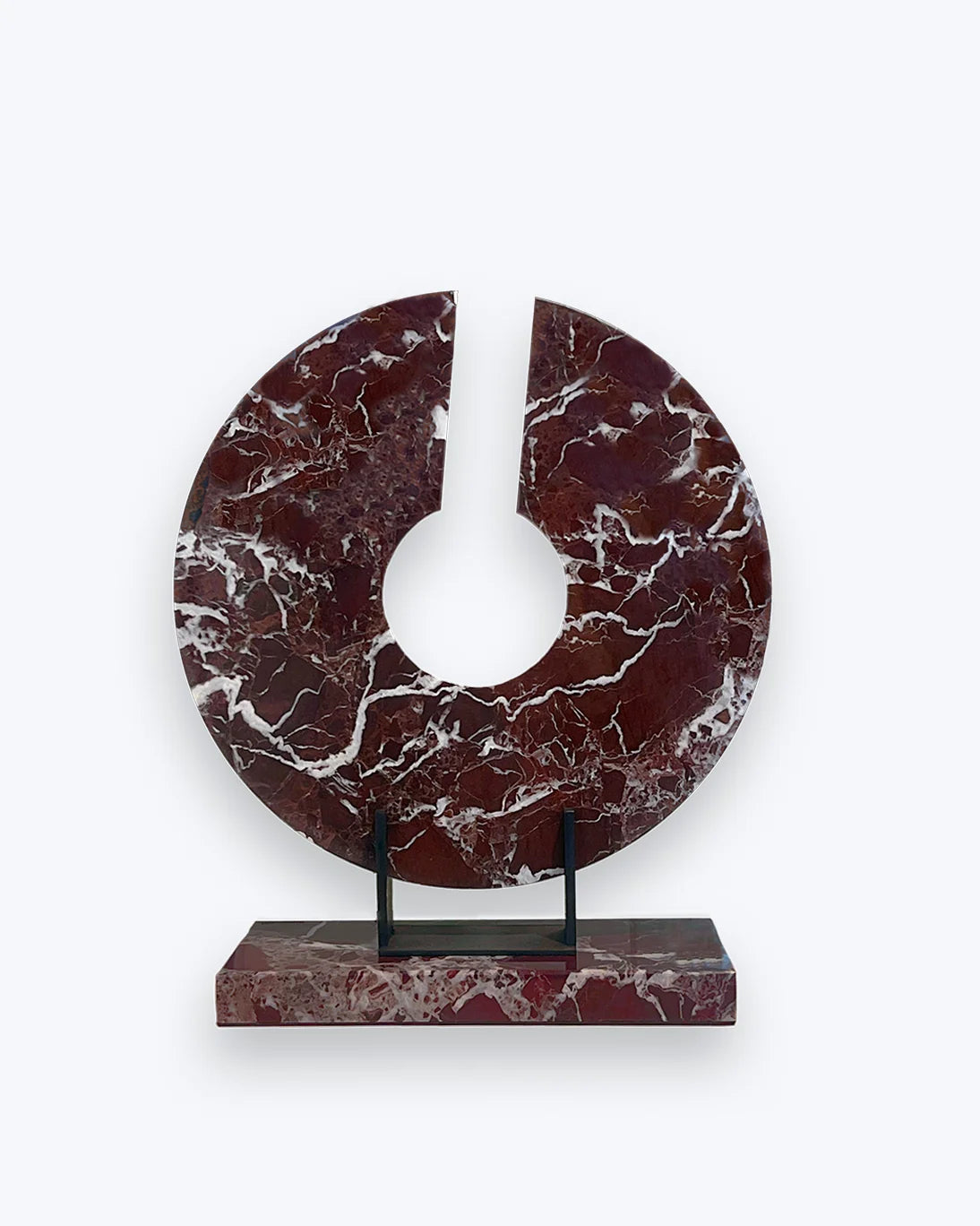 Escultura Arnela n1 30x12x36cm mármol en tonos burdeos