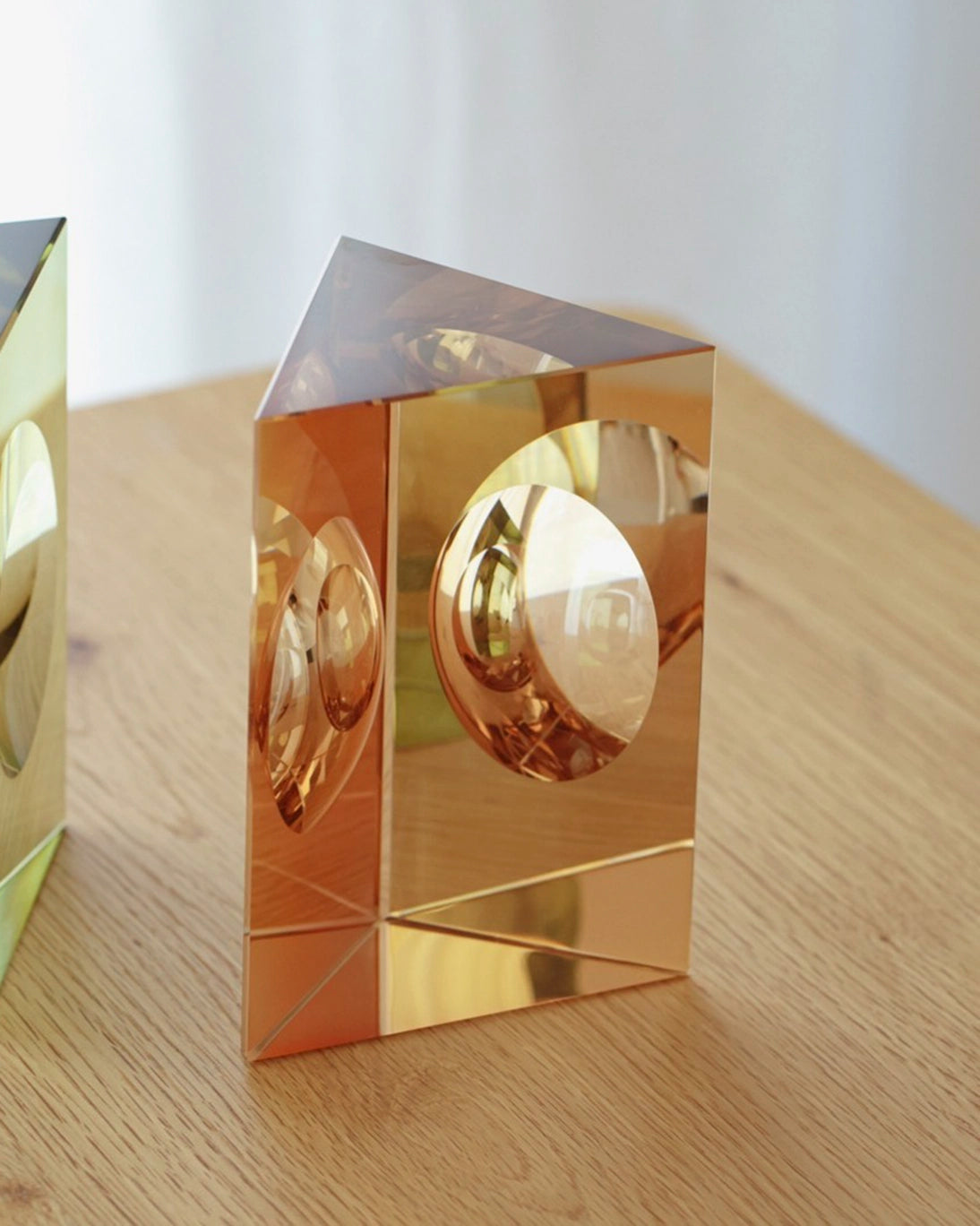 GLASS SCULPTURE 8.5X9.3X15.3CM