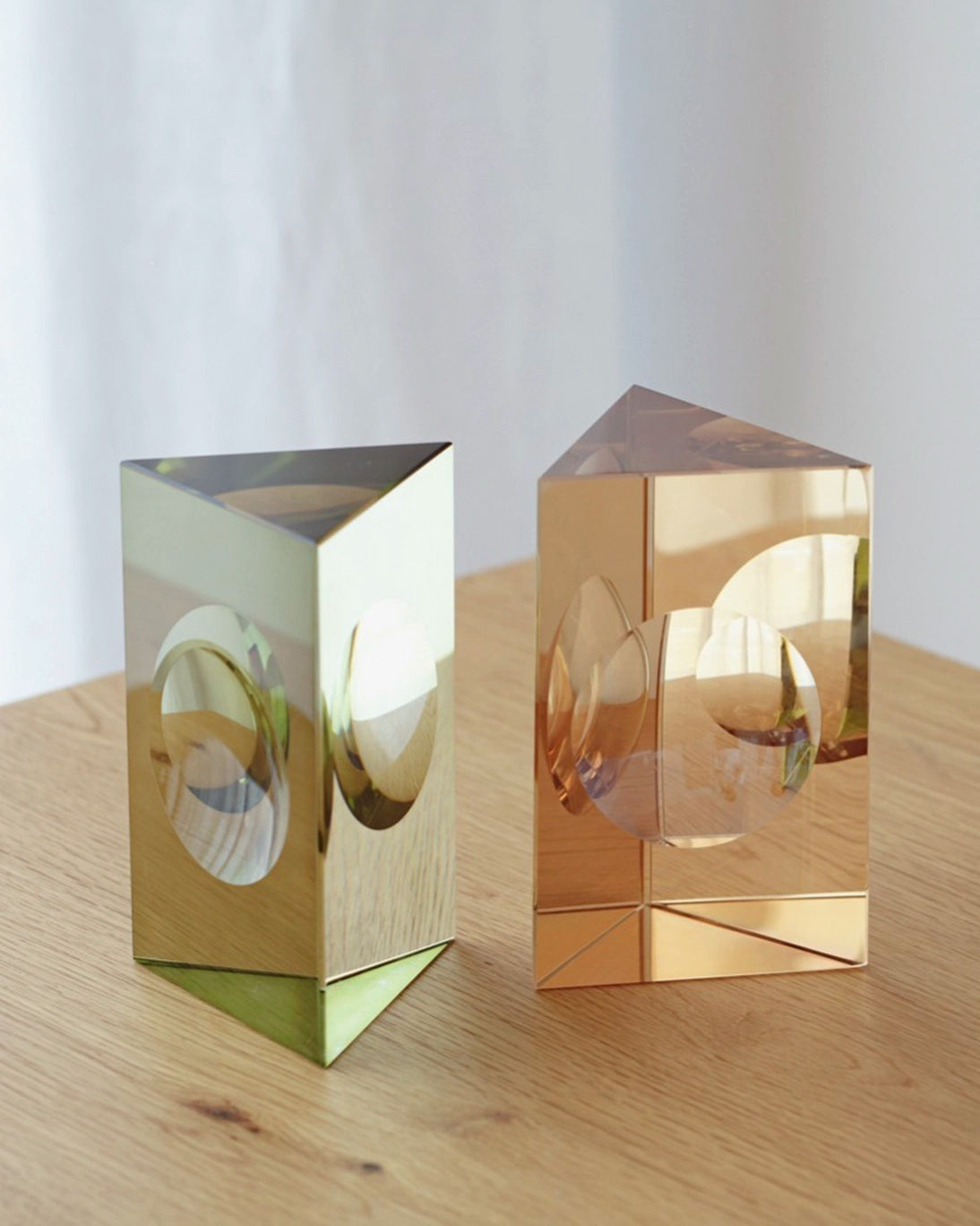 GLASS SCULPTURE 8.5X9.3X15.3CM