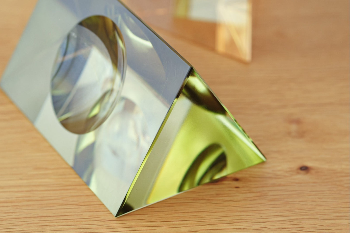 GLASS SCULPTURE 8.5X9.3X15.3 CM