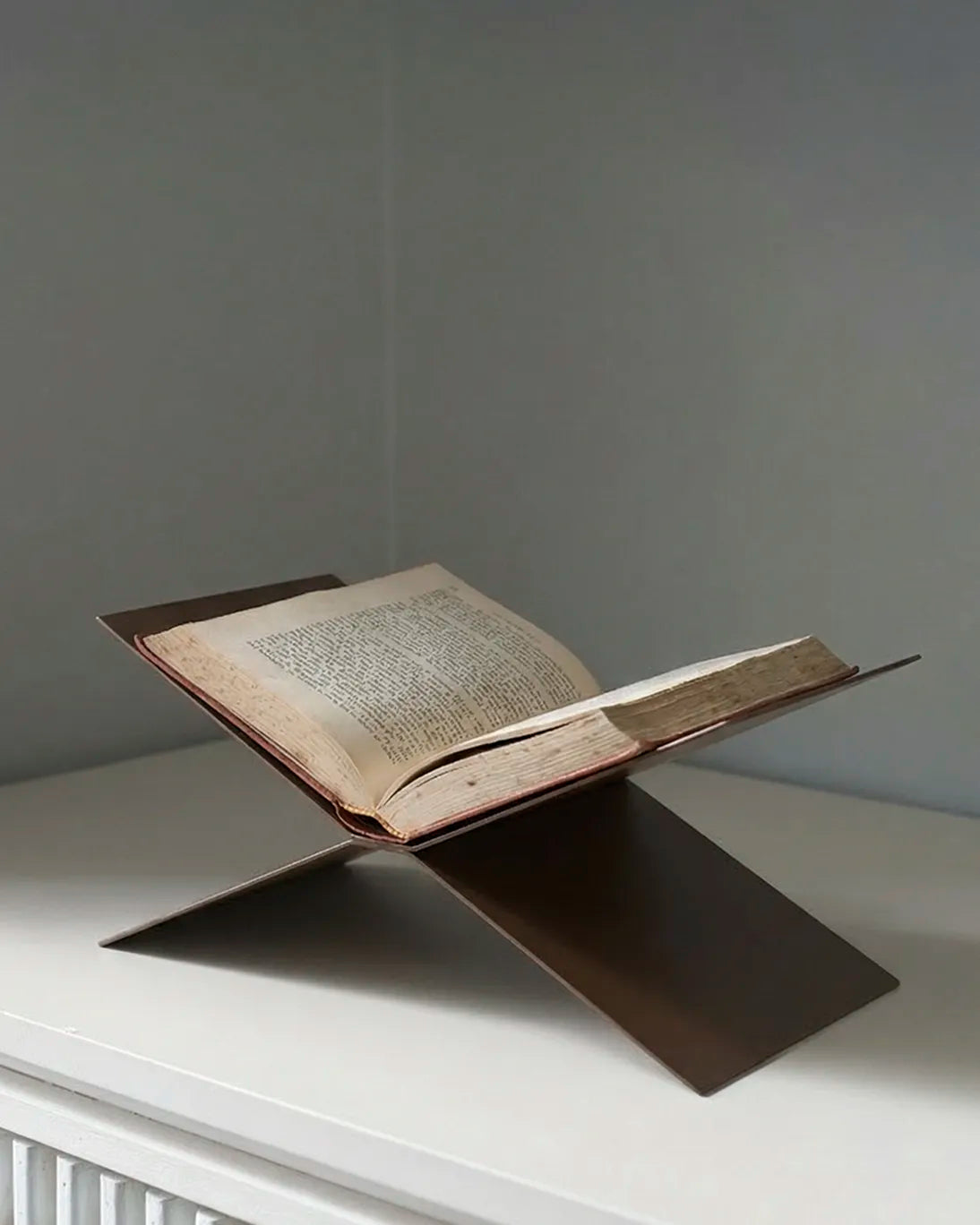 BOOK STAND 35X37X15 CM