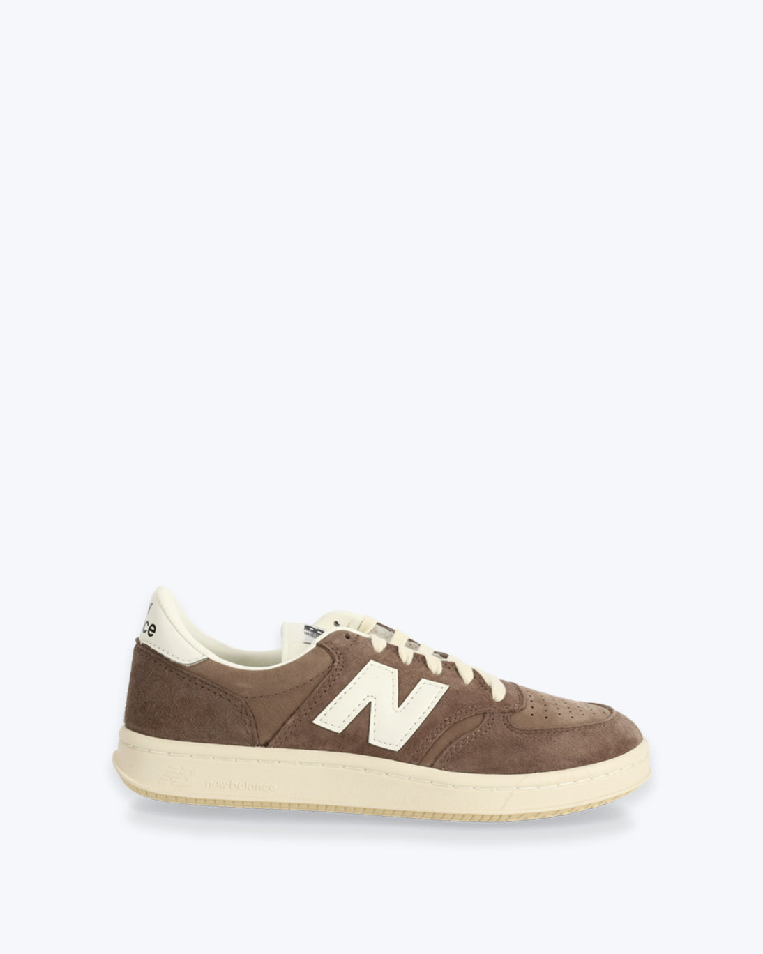 Zapatillas marrones de la marca New Balance