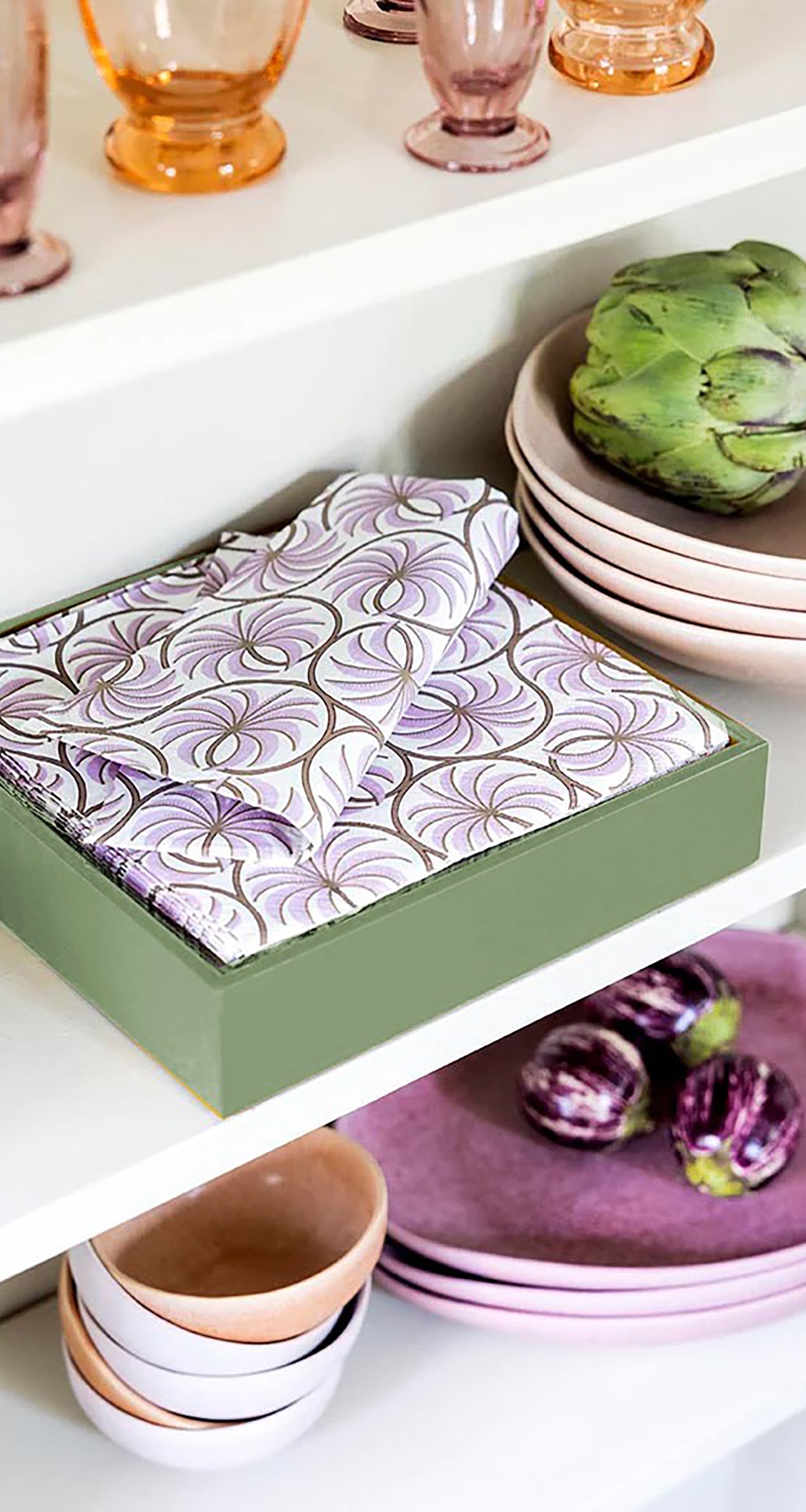LACQUERED TRAY