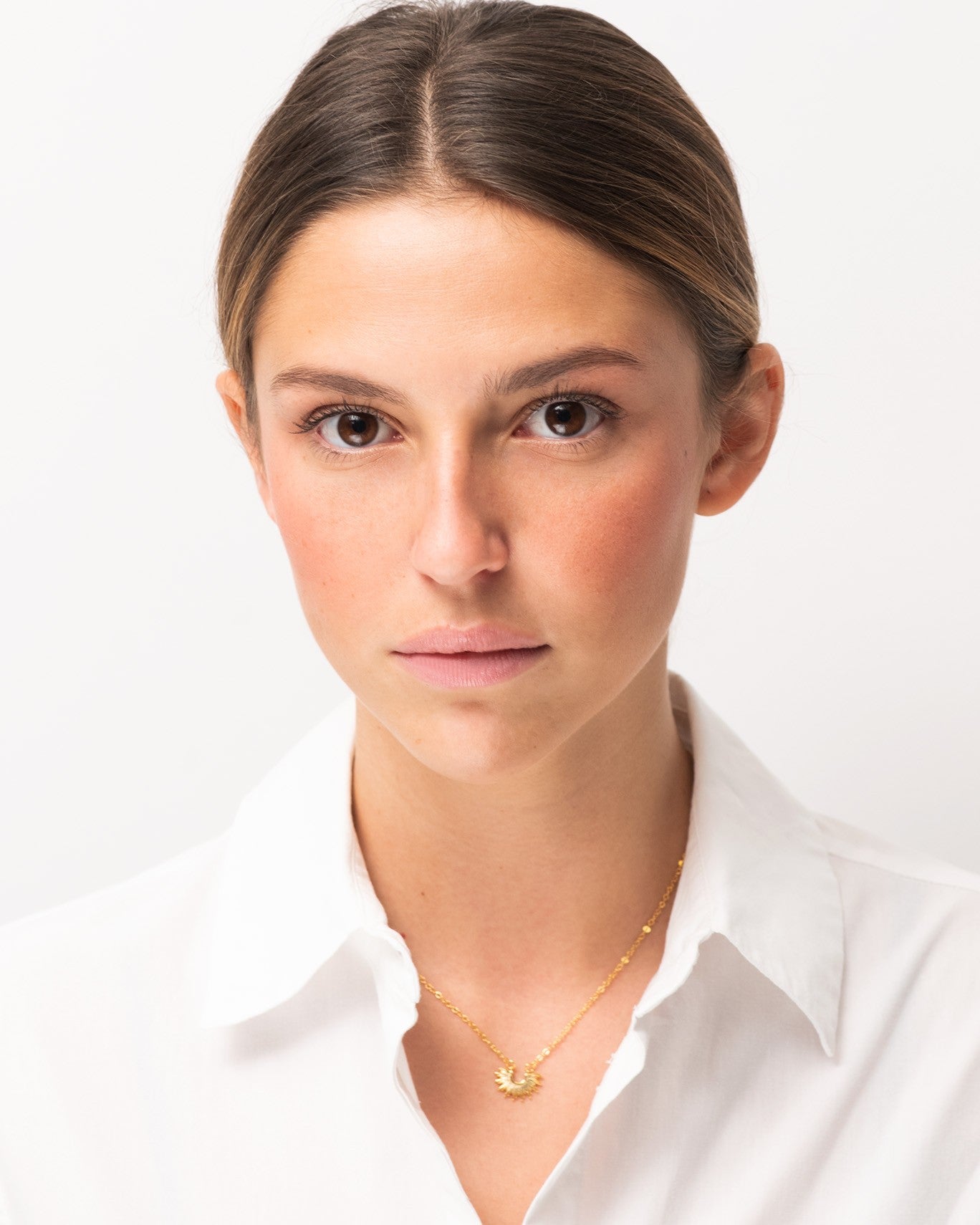 COLLAR 1/2 SOL PIEDRA