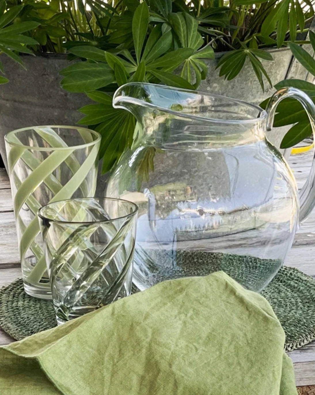 METHACRYLATE JUG