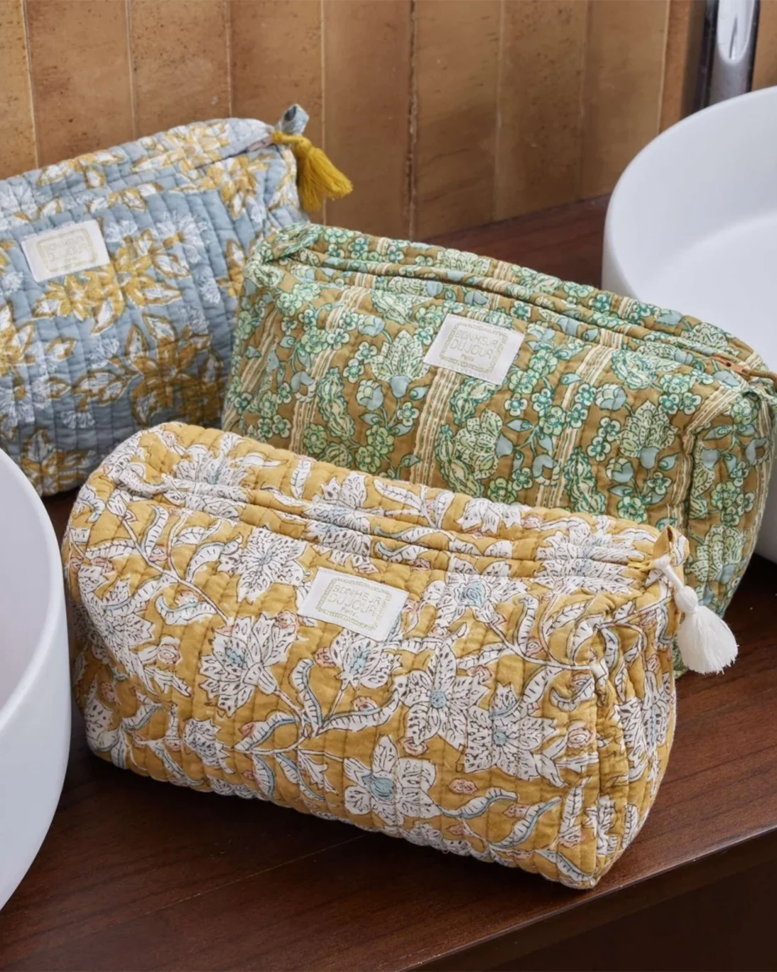 NECESER LOTUS FLORES AMARILLO GRANDE 26X15X11CM