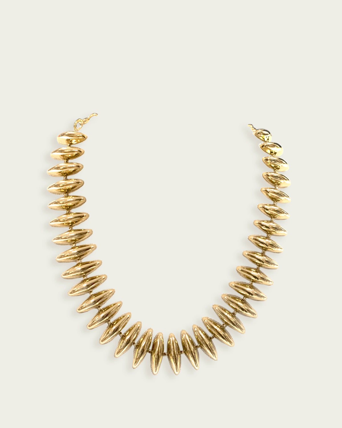 Collar Essential de la marca Apia. 