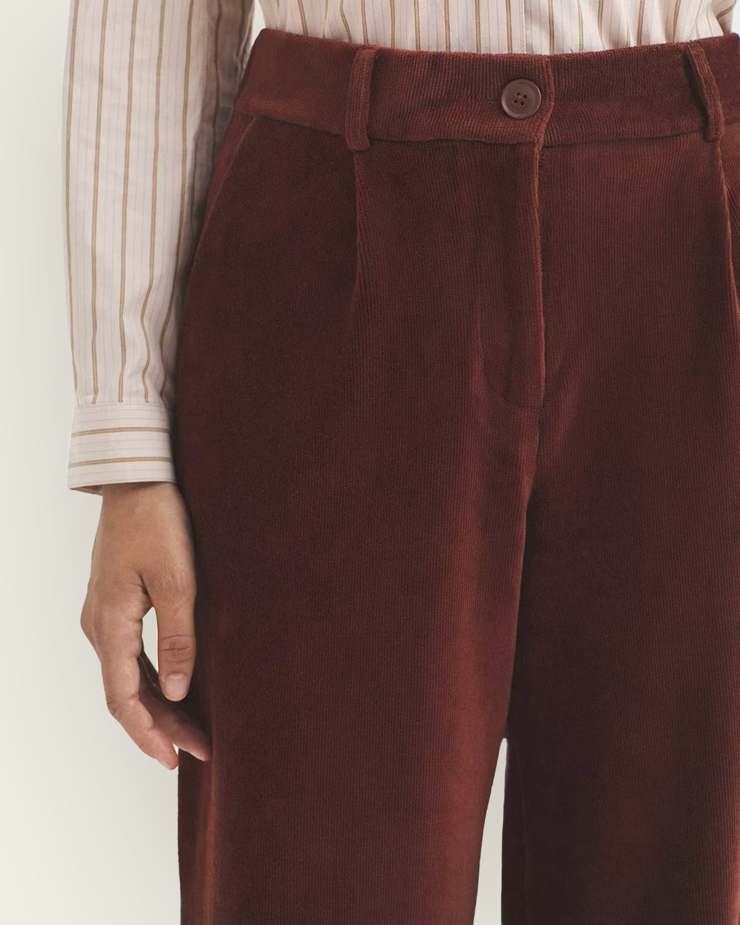 PANTALON PINZAS MICROPANA