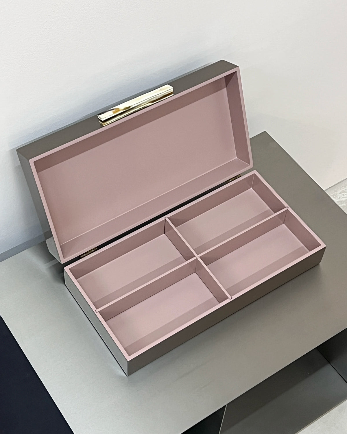 CAJA ESMALTADA CUERNO EARTH